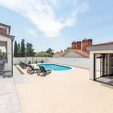 Hébergement de vacances Beautiful Home In Zadar *