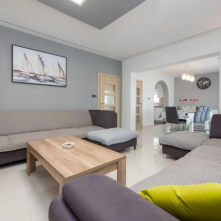 Ferienhaus Awesome In With Wifi